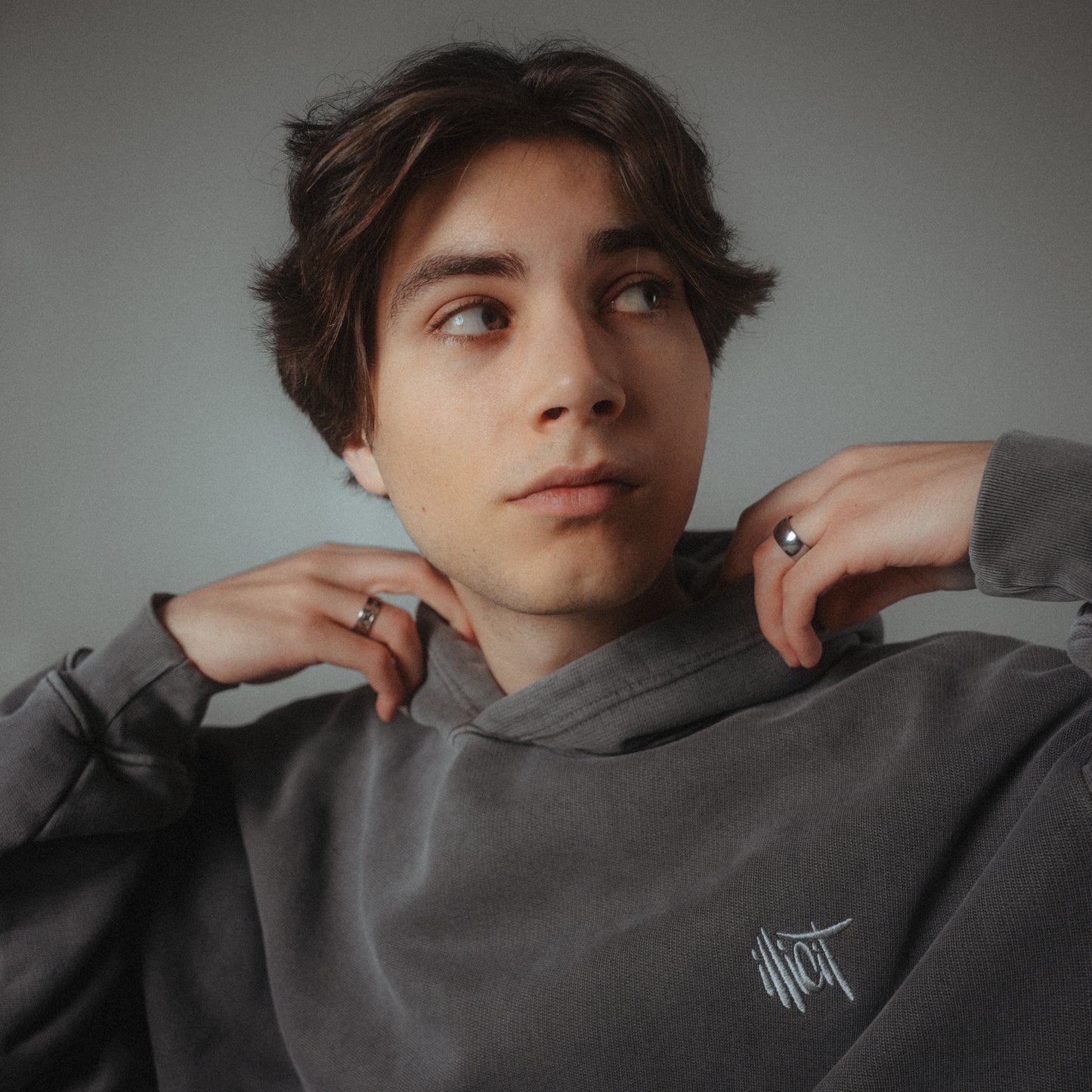 ILLICIT HOODIE - GREY